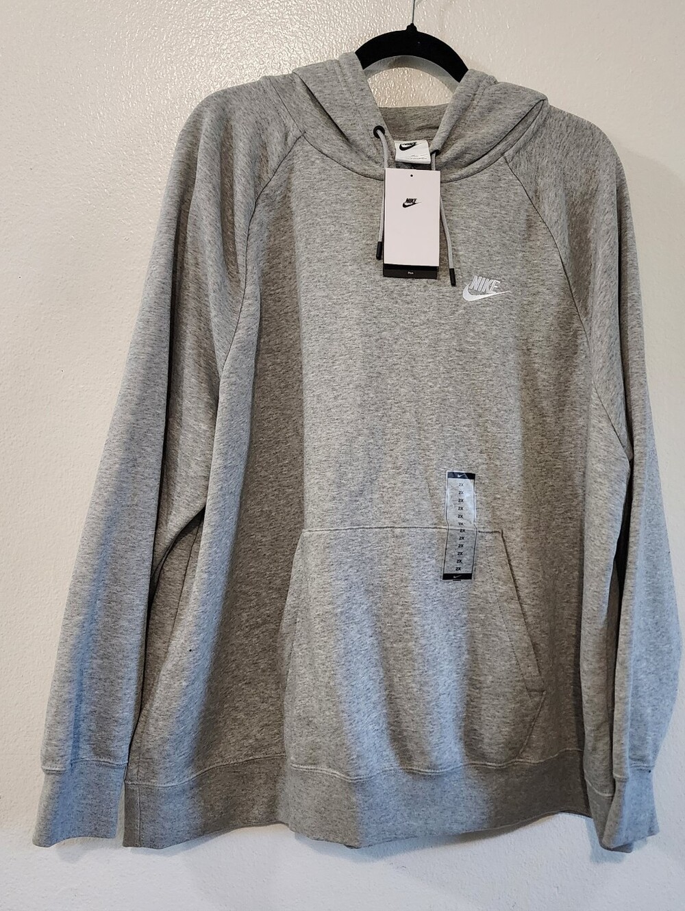 Nike Women's Plus Size Grey Essential Pullover Hoodie Sz 2x NWT